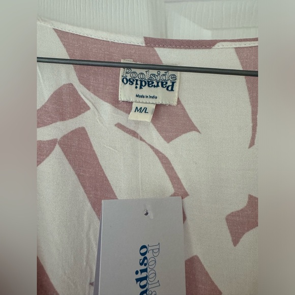 NWT - Poolside Paradiso - Floral Cover Up - Size M/L - Picture 4 of 4